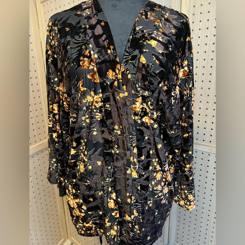 Osfm velvet and mesh kimono